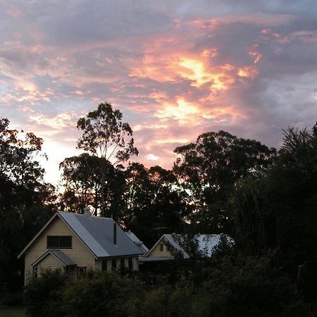 Glass House Mountains Ecolodge Bagian luar foto