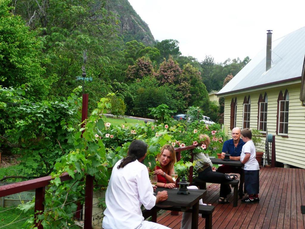 Glass House Mountains Ecolodge Bagian luar foto